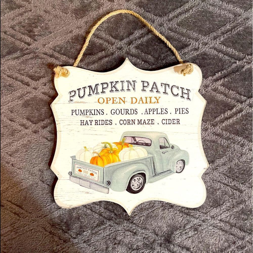 Pumpkin patch sign with truck and pumpkins NWT